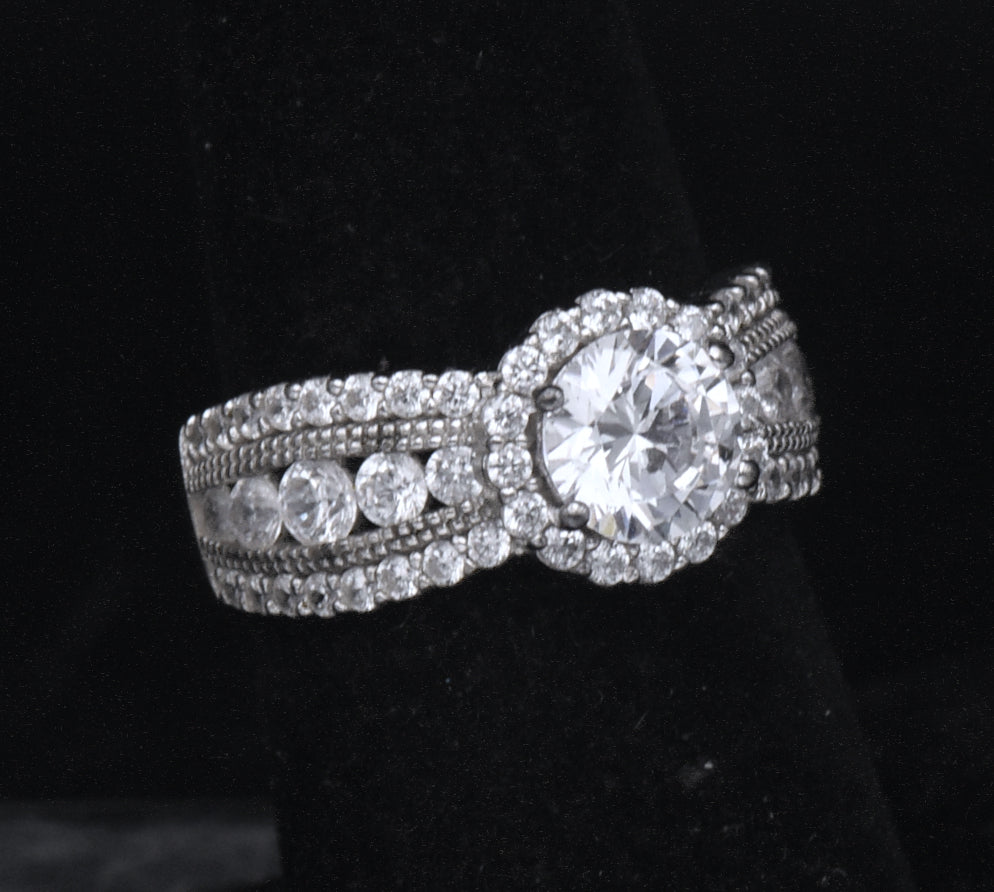 Sterling Silver Round Cut Cubic Zirconia Halo Ring - Size 6.25