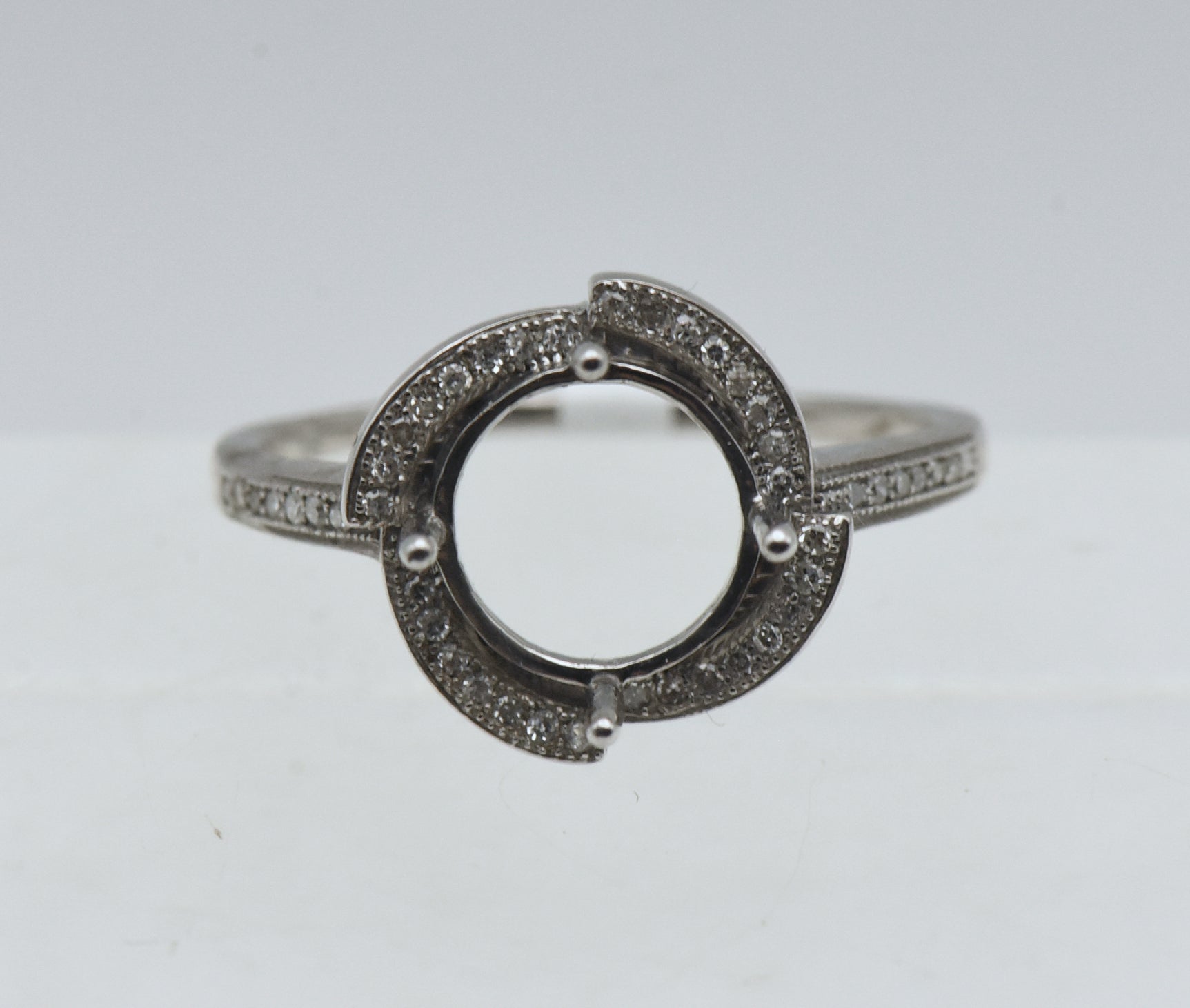 NOS Sterling Silver Diamonds 9mm Round Semi-Mount Ring - Size 9