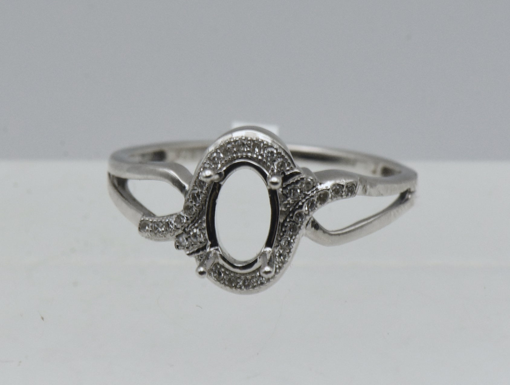 NOS Sterling Silver Diamonds 7x5mm Oval Semi-Mount Ring - Size 9