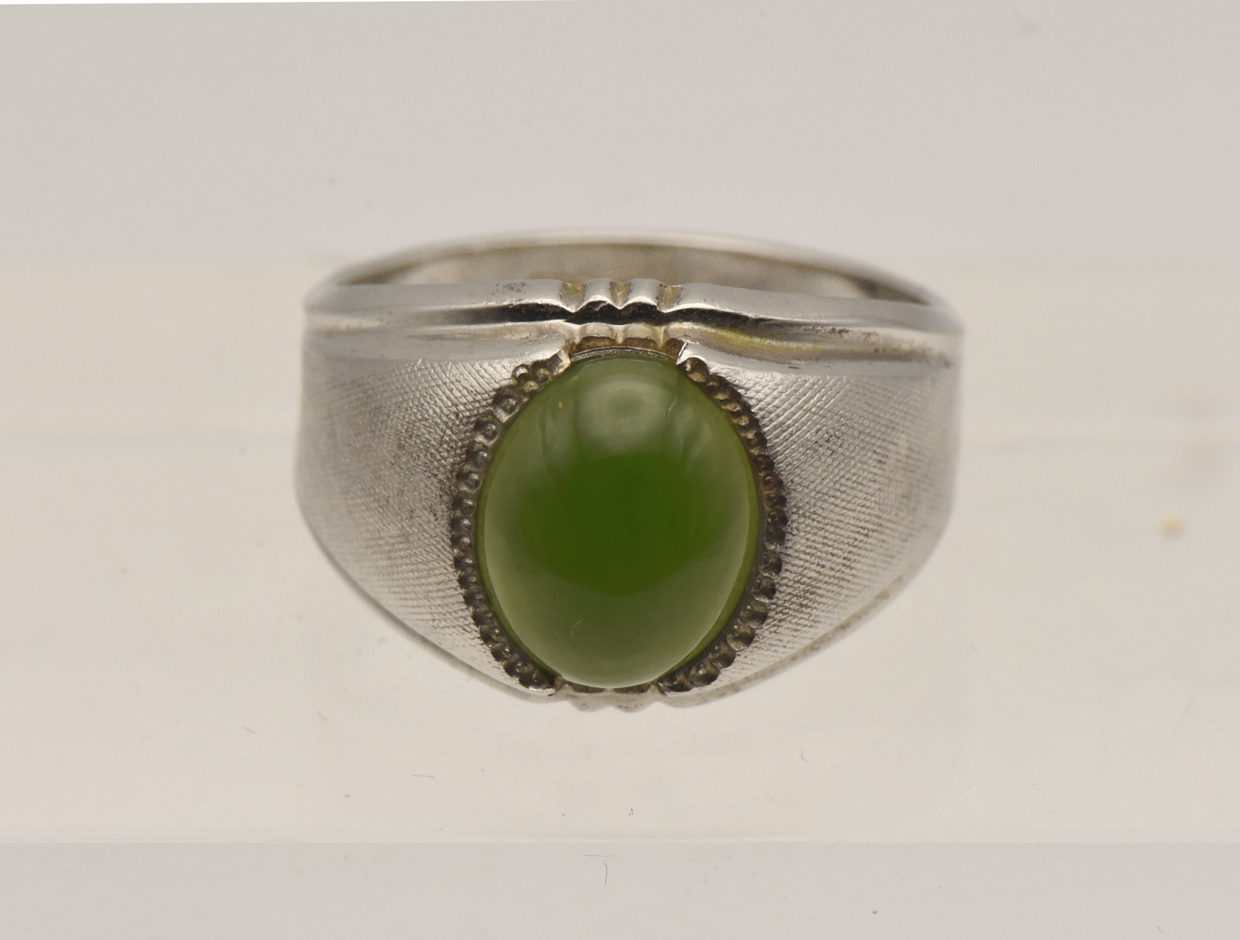 Vintage Jade Sterling Silver Ring - Size 11.25