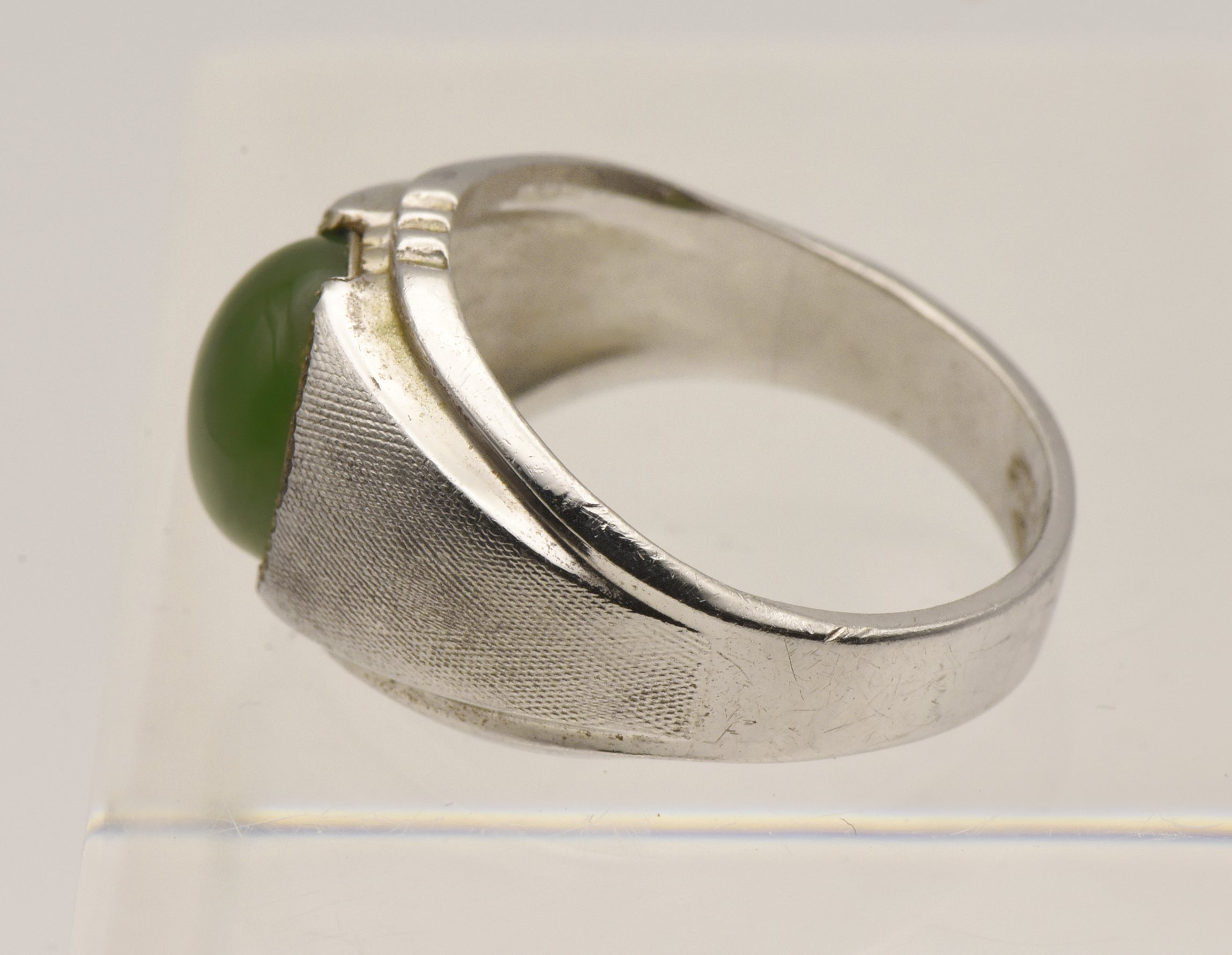 Vintage Jade Sterling Silver Ring - Size 11.25