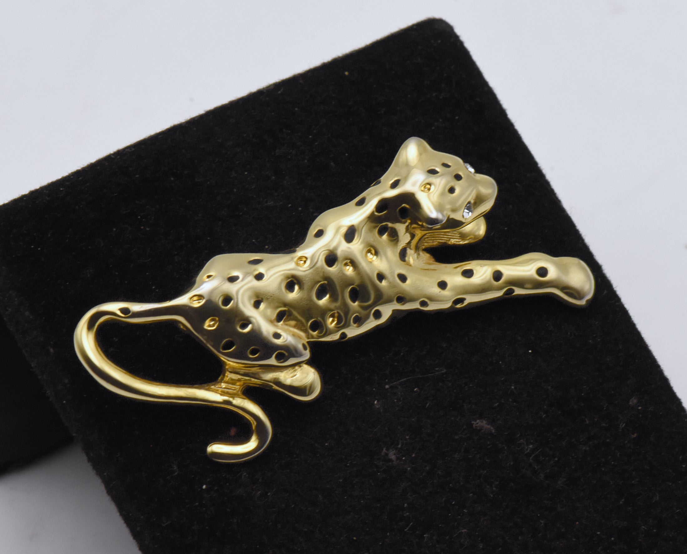 Vintage Gold Tone Metal Leopard Brooch