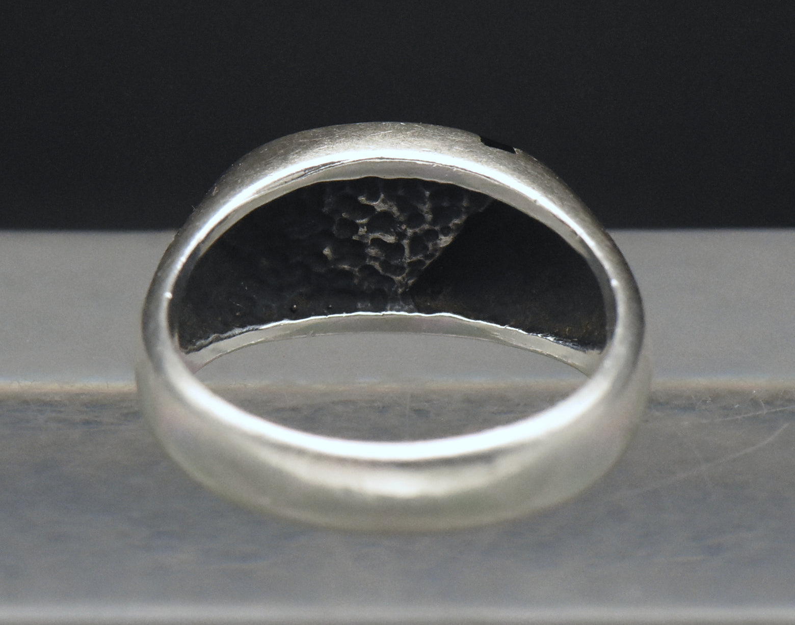 Vintage Sterling Silver Lapis Lazuli and Black Onyx Modern Design Ring - Size 9