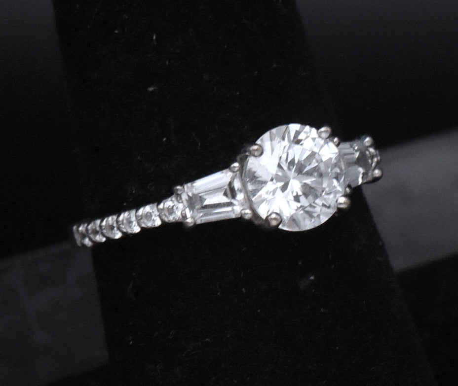 Sterling Silver Cubic Zirconia Ring - Size 7.25