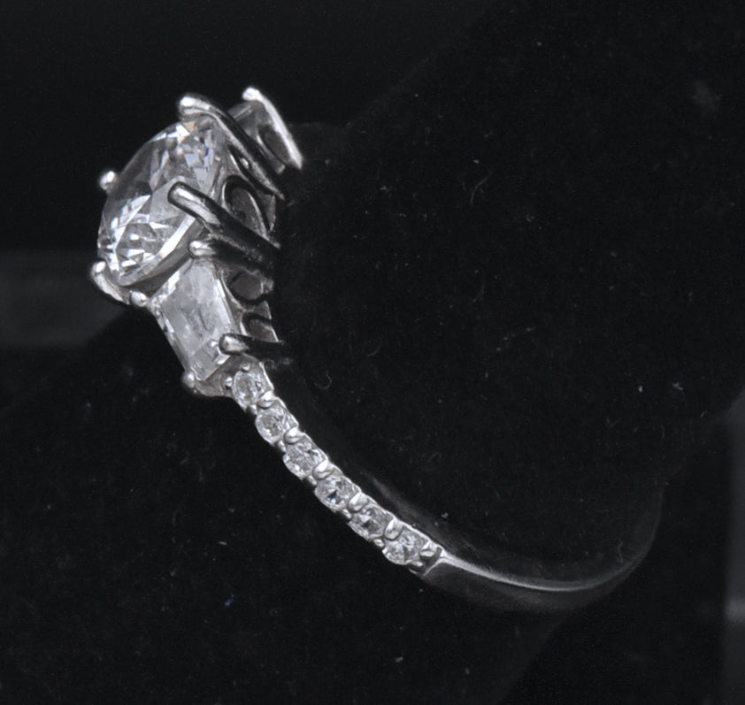 Sterling Silver Cubic Zirconia Ring - Size 7.25