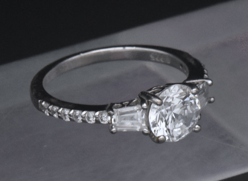 Sterling Silver Cubic Zirconia Ring - Size 7.25