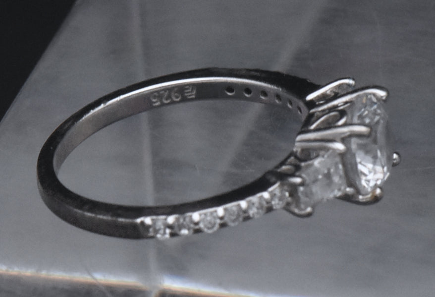 Sterling Silver Cubic Zirconia Ring - Size 7.25