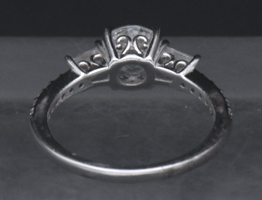 Sterling Silver Cubic Zirconia Ring - Size 7.25