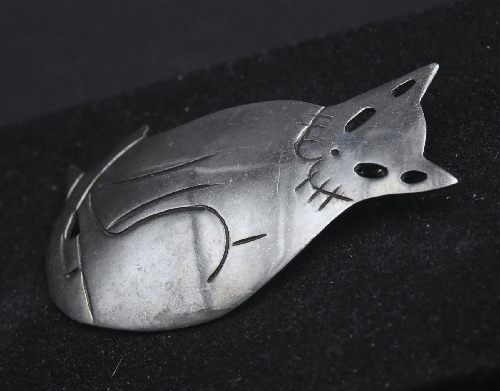 Vintage Handmade Sterling Silver Cat Brooch