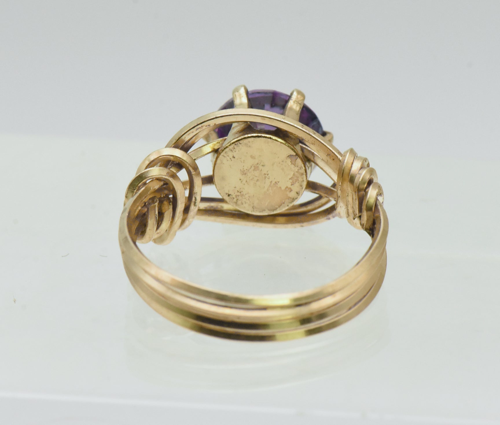 Vintage 18K Gold Wire Wrapped Purple Cubic Zirconia Ring - Size 4.75