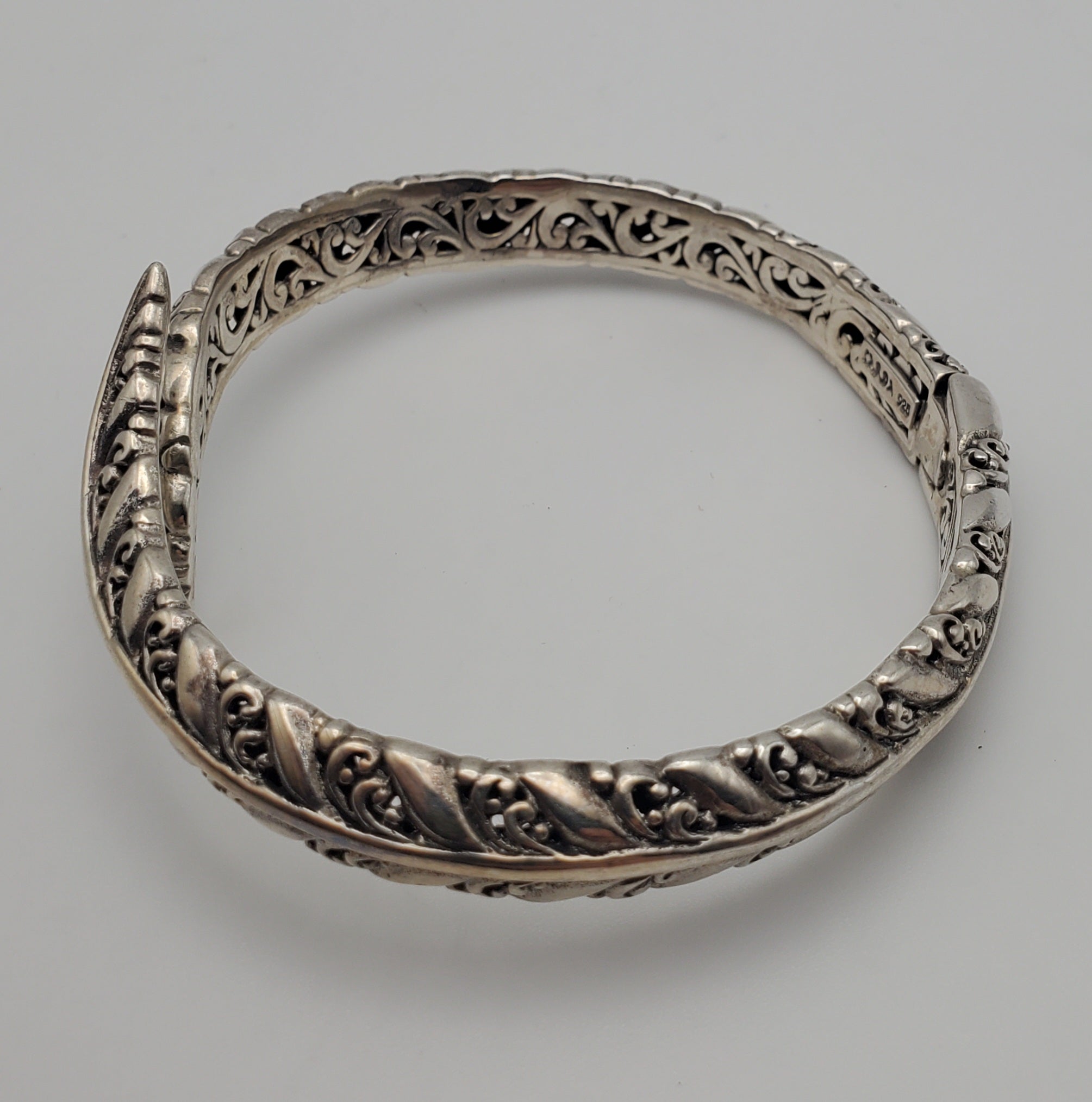 Sarda - Vintage Sterling Silver Filigree Hinged Bangle Bracelet