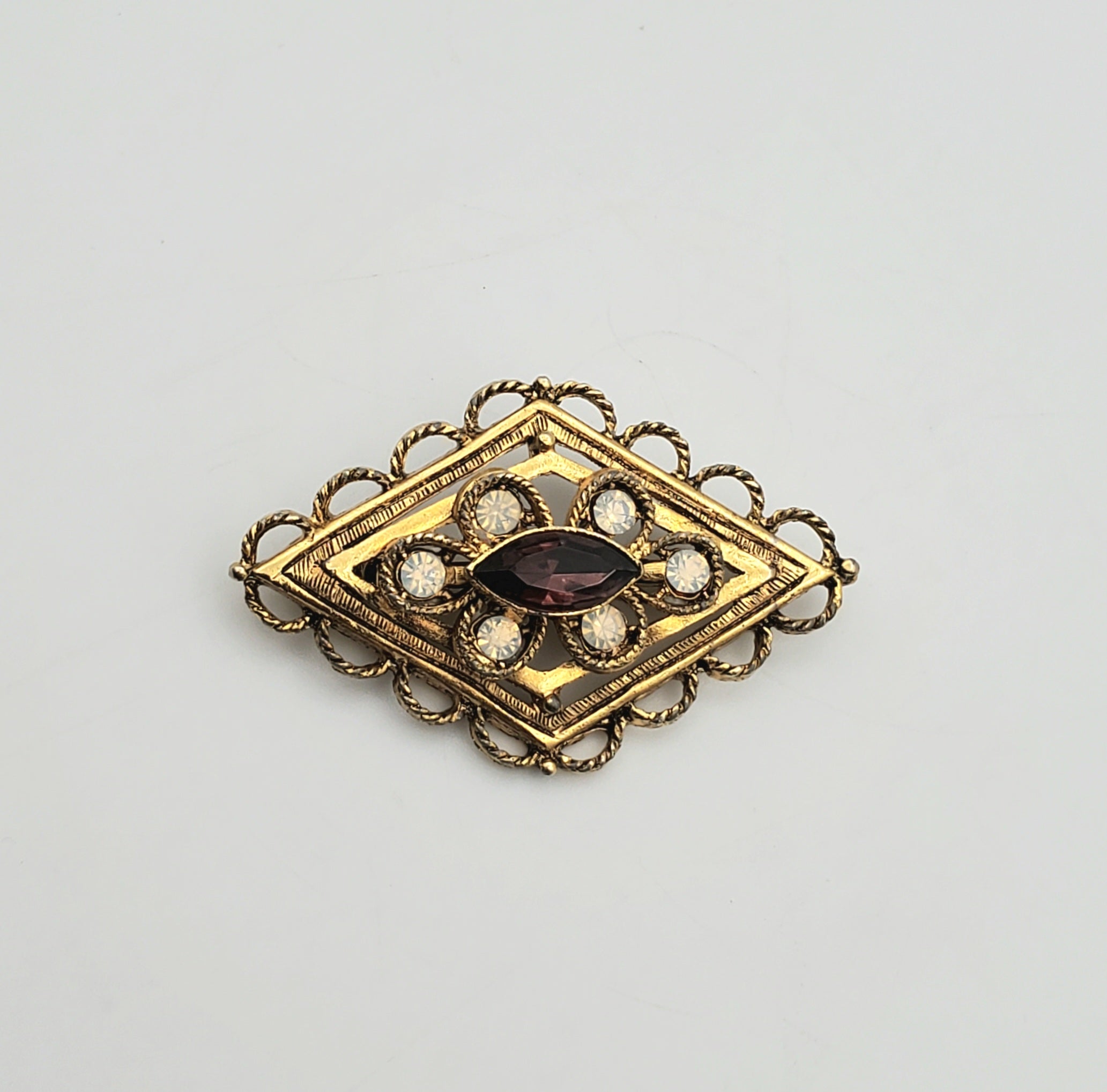 Vintage Gold Tone Opaline Filigree Brooch