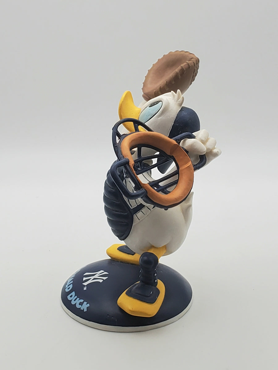 Danbury Mint - Mickey Mouse New York Yankees Pitcher Figurine – Home Again  Vintage