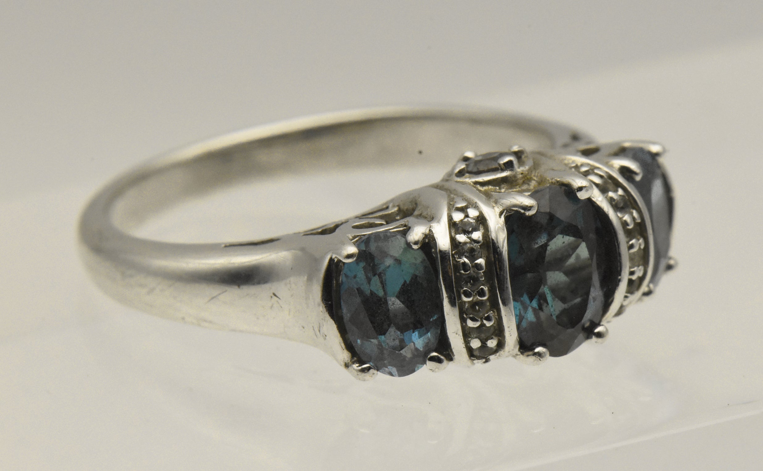 Vintage Sterling Silver Synthetic Color Change Sapphire and Topaz Ring - Size 9