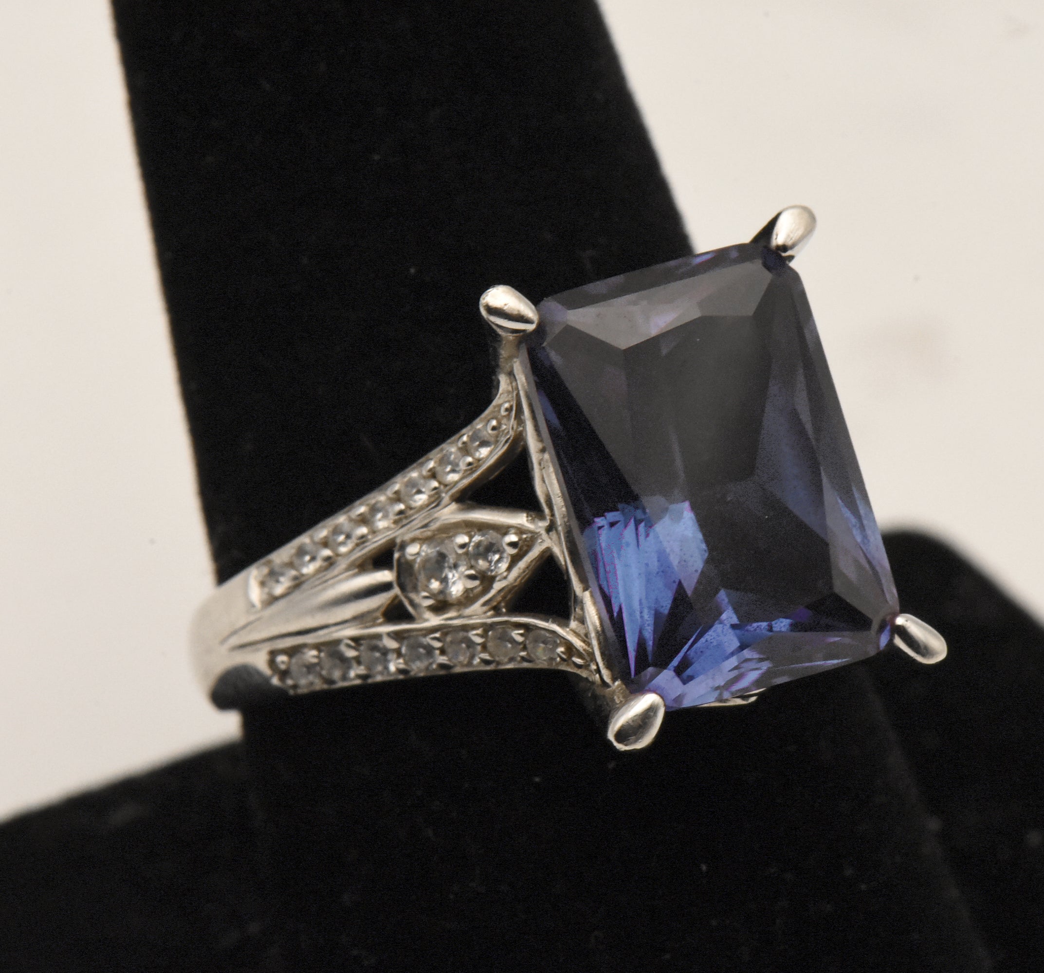 Vintage Sterling Silver Synthetic Color Change Sapphire Ring - Size 9
