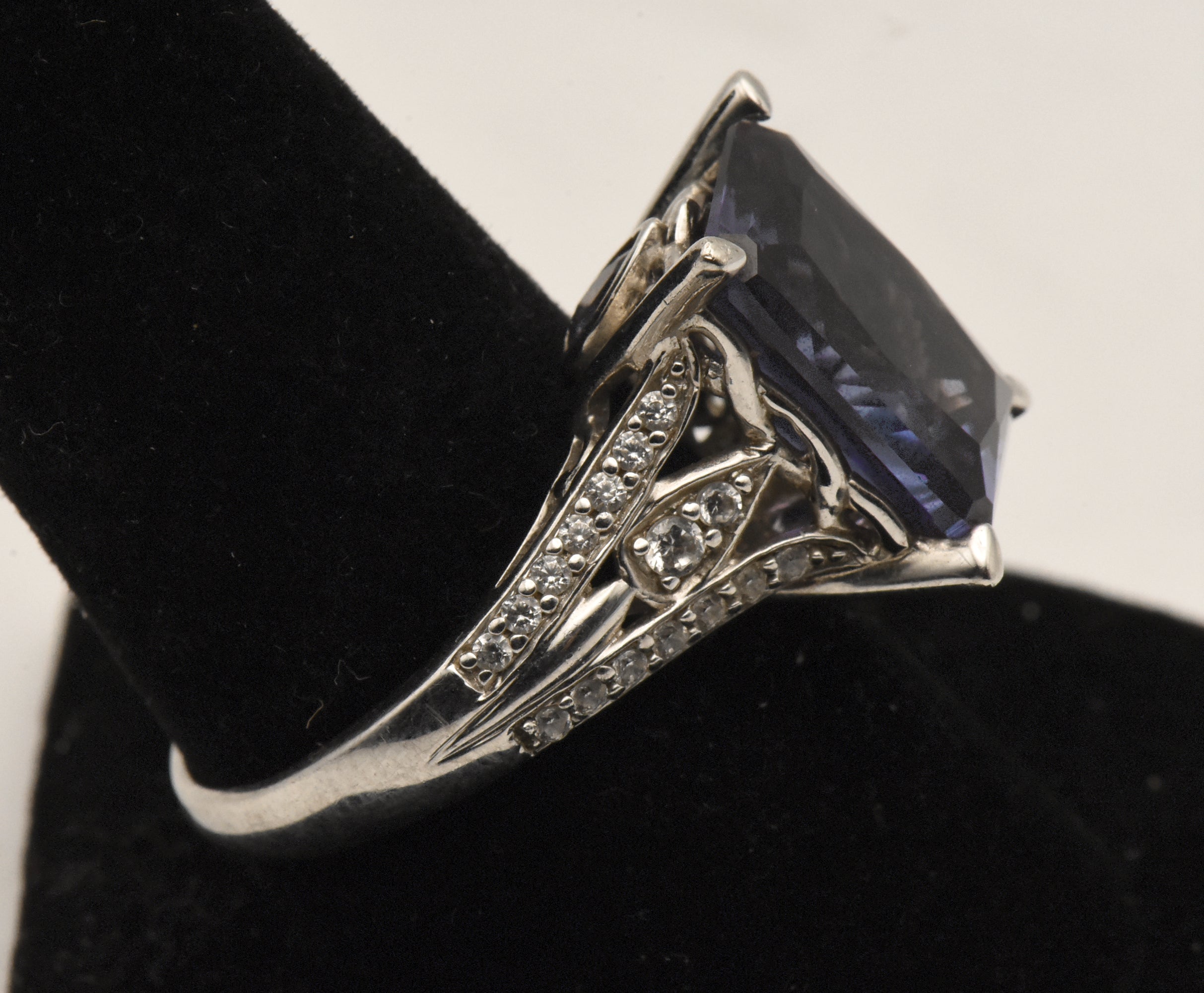 Vintage Sterling Silver Synthetic Color Change Sapphire Ring - Size 9