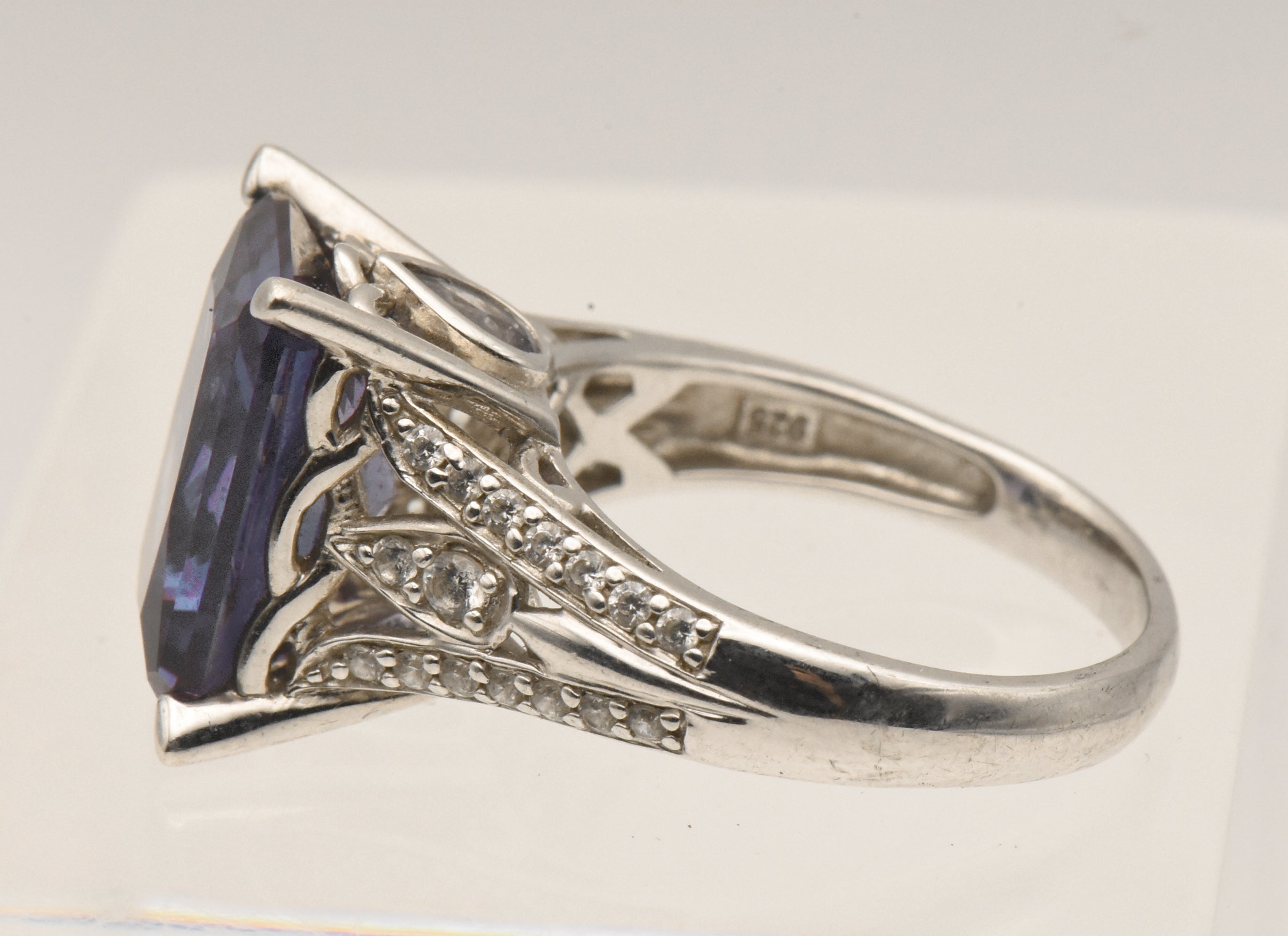 Vintage Sterling Silver Synthetic Color Change Sapphire Ring - Size 9