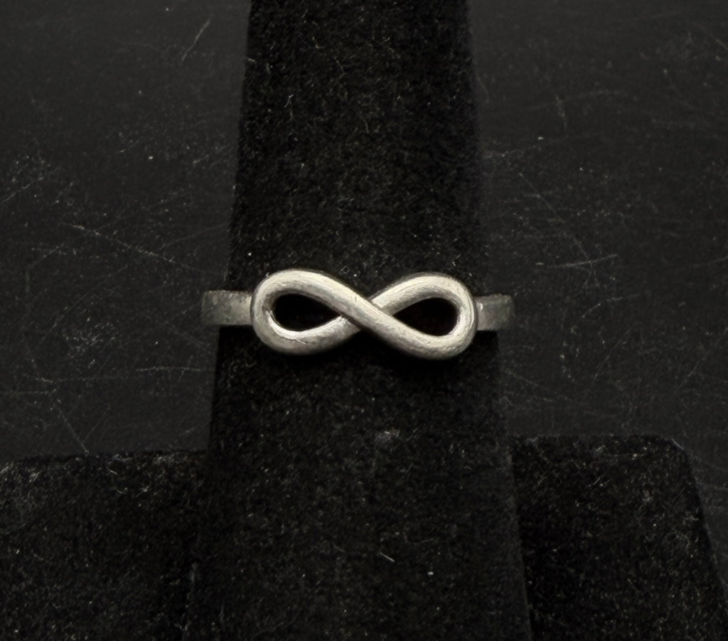 Vintage Sterling Silver Infinity Symbol Friends Band - Size 6.75