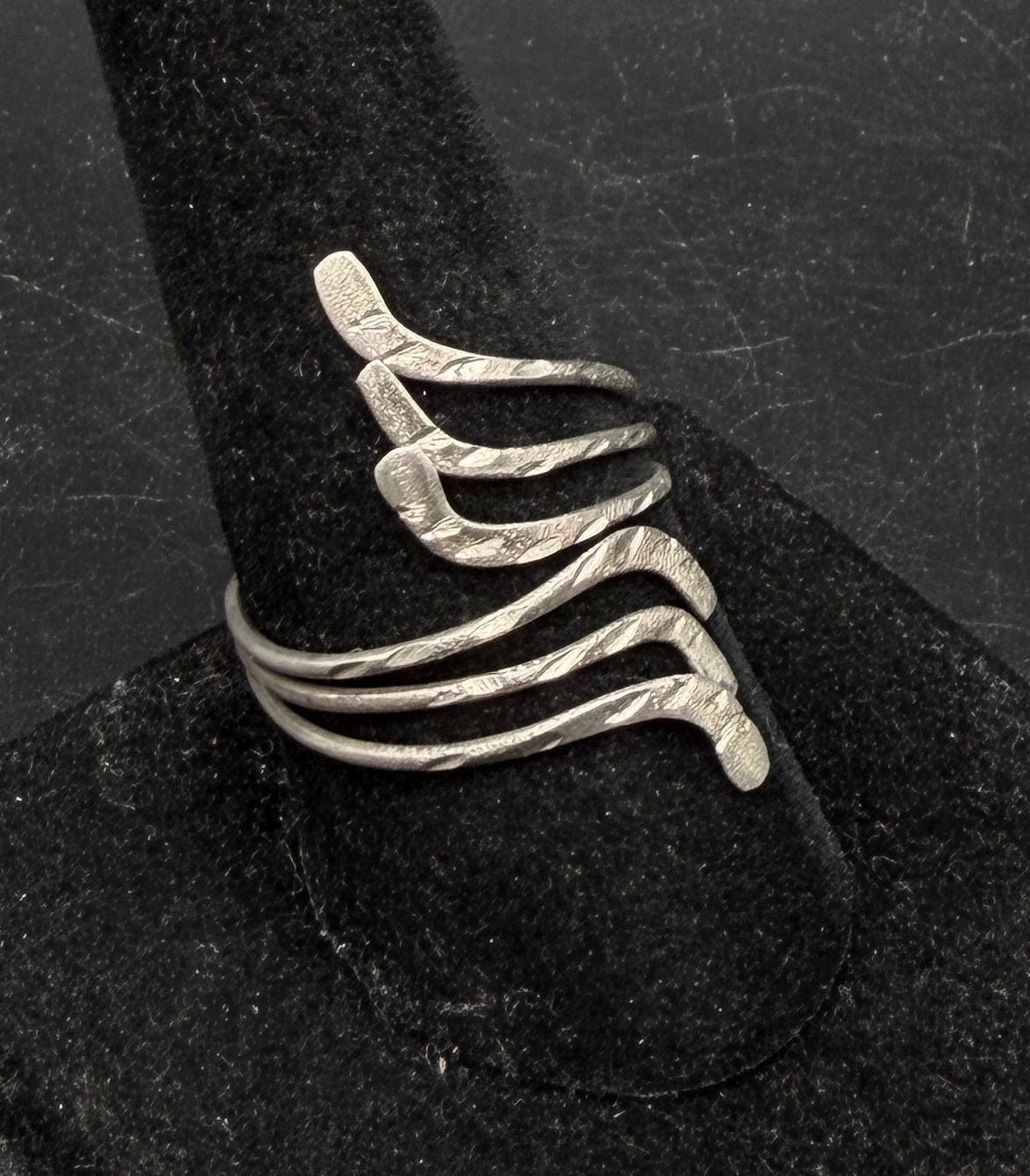 Vintage Handmade Sterling Silver Hammered Bypass Ring - Size 9+