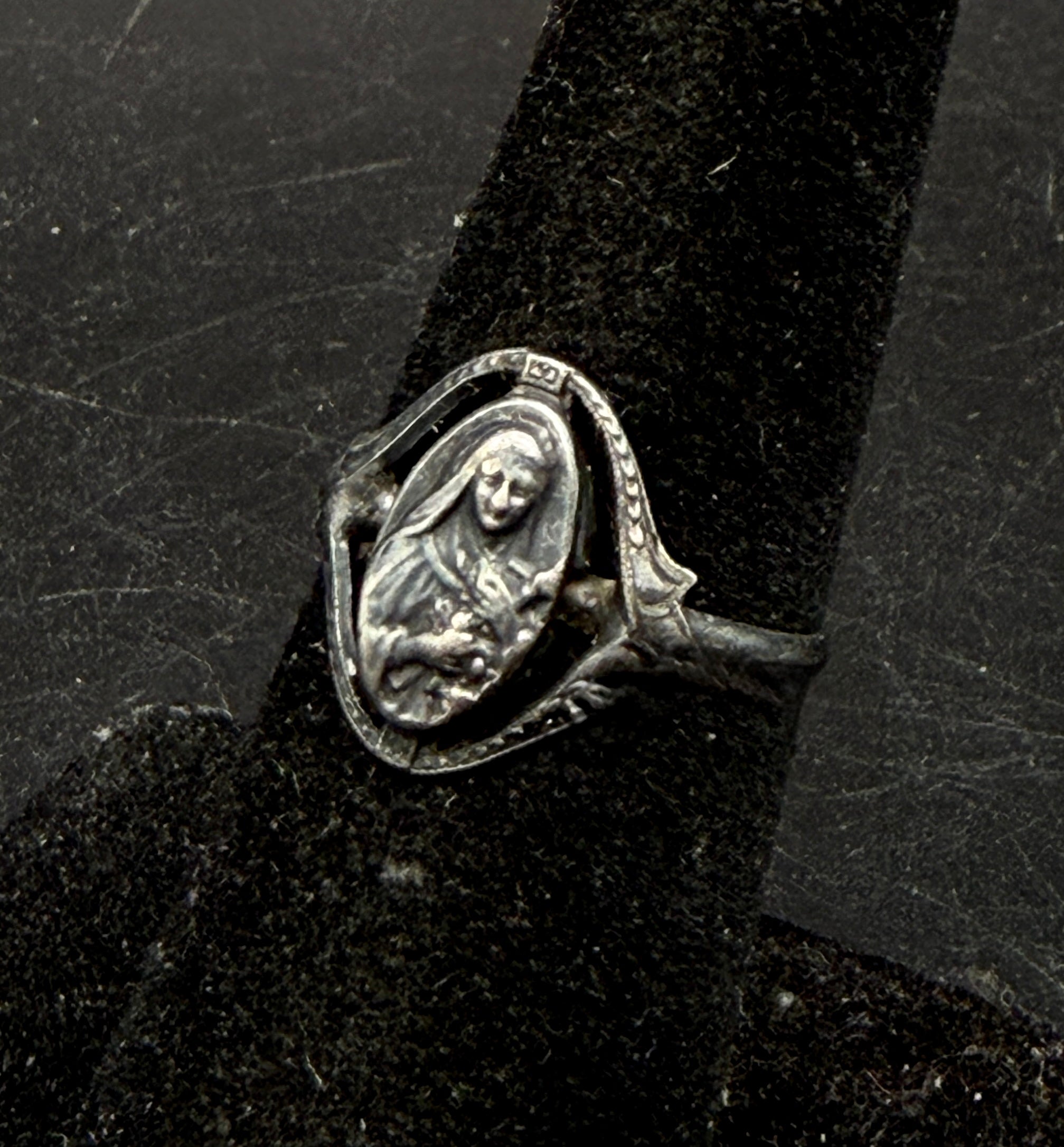 Vintage Sterling Silver Virgin Mary Ring - Size 6