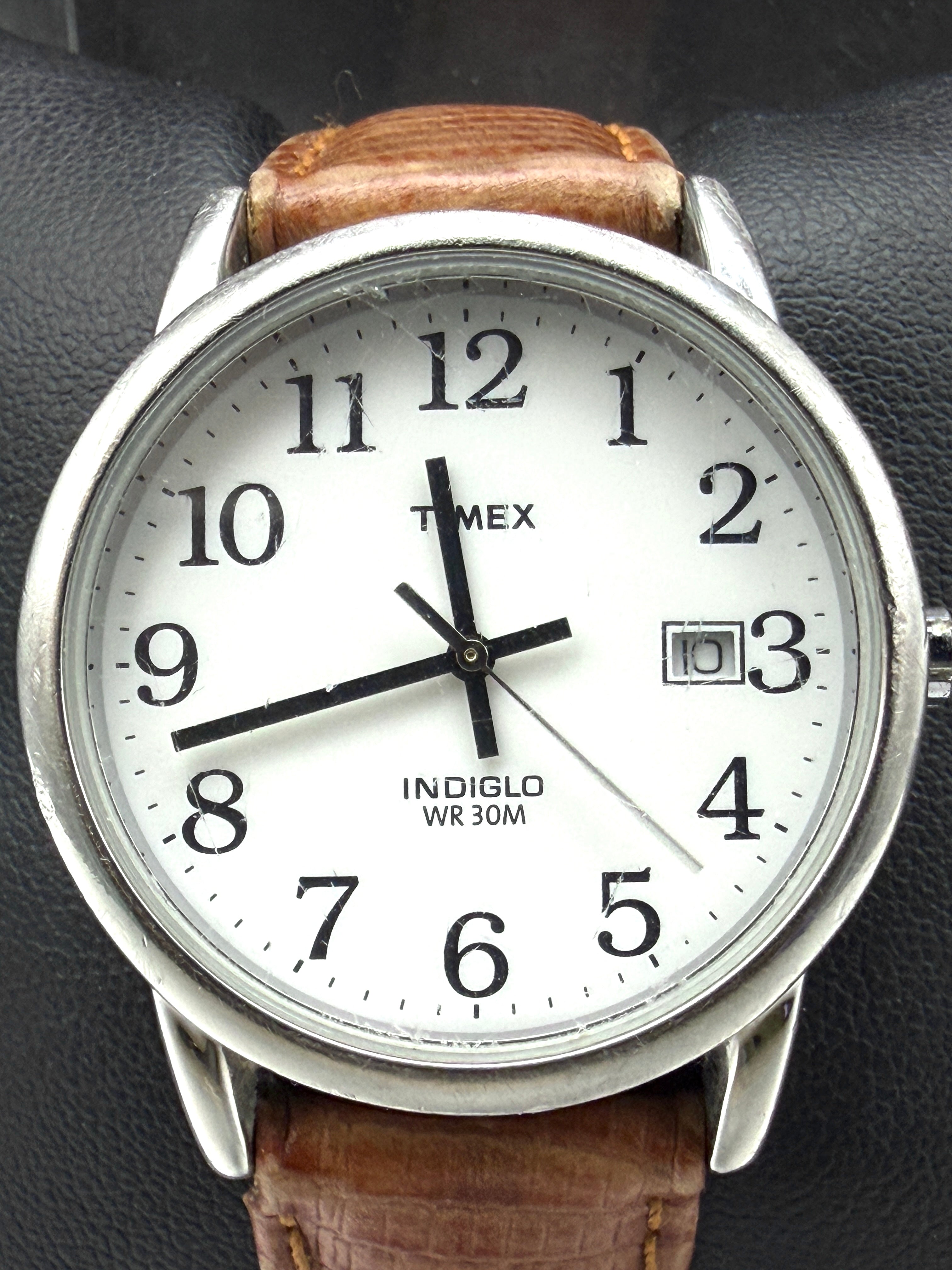 Timex - Vintage Functioning Leather Band Indiglo Wristwatch