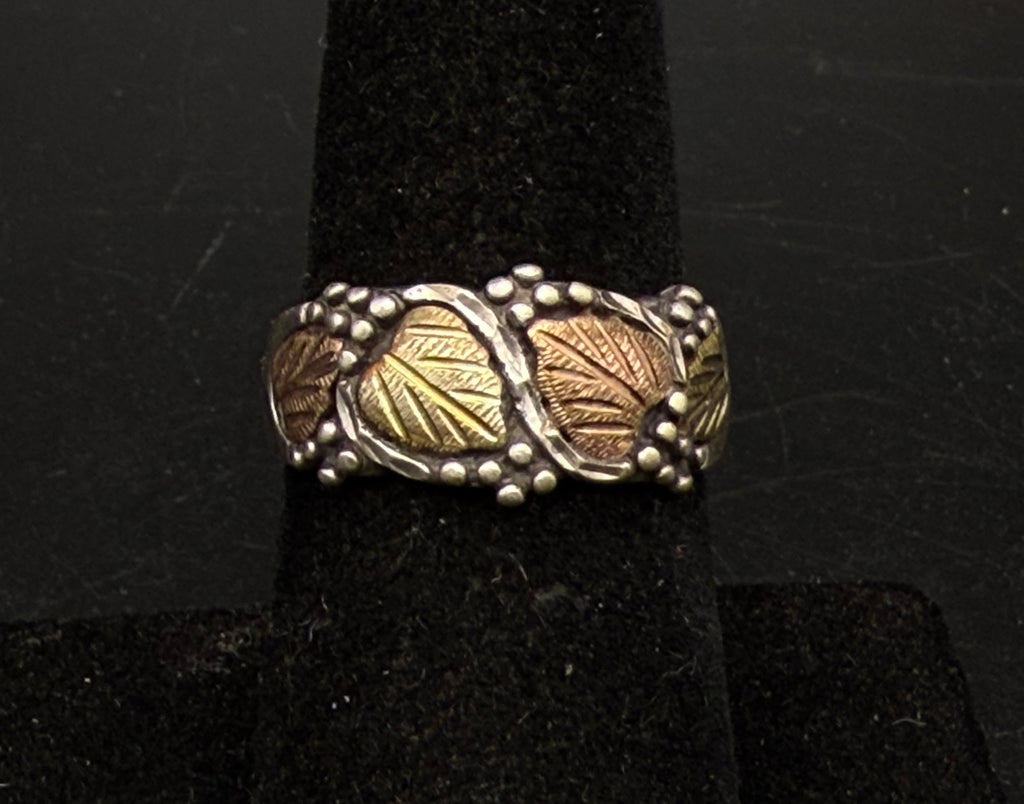 Wheeler Mfg - Vintage Black Hills Gold Style Sterling Silver Band - Size 7