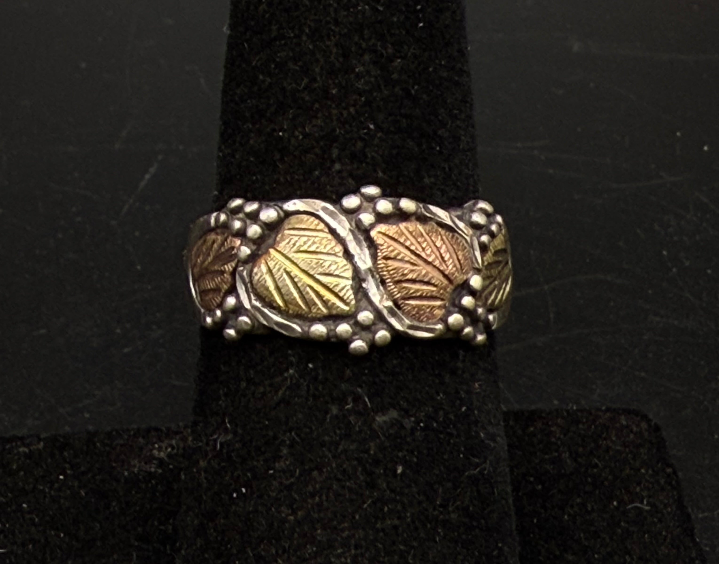 Wheeler Mfg - Vintage Black Hills Gold Style Sterling Silver Band - Size 7
