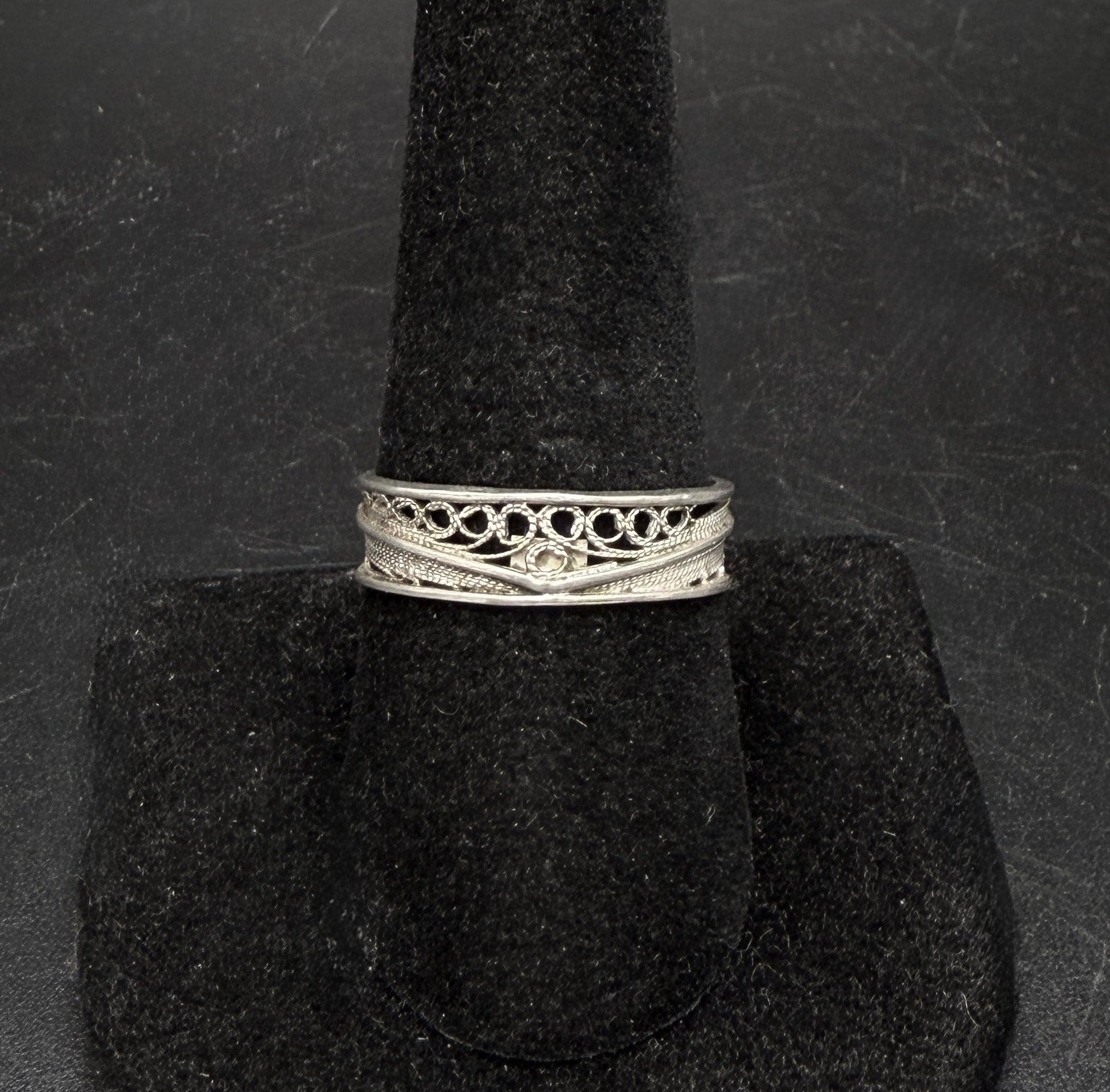 Vintage Handmade Sterling Silver Filigree Band - Size 9