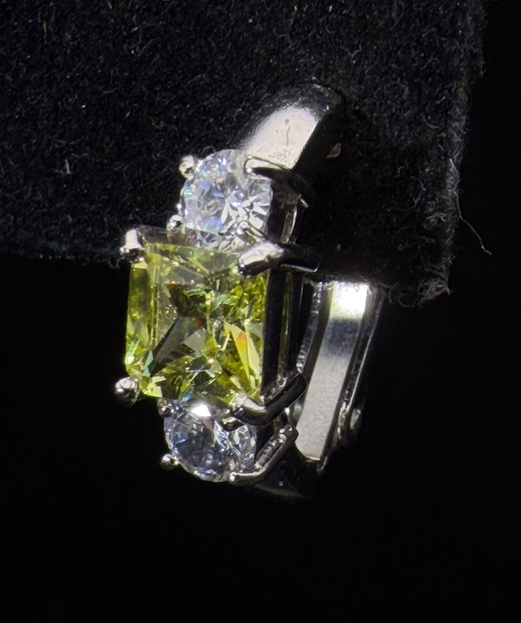 UNMATCHED Vintage Sterling Silver Green CZ Earring