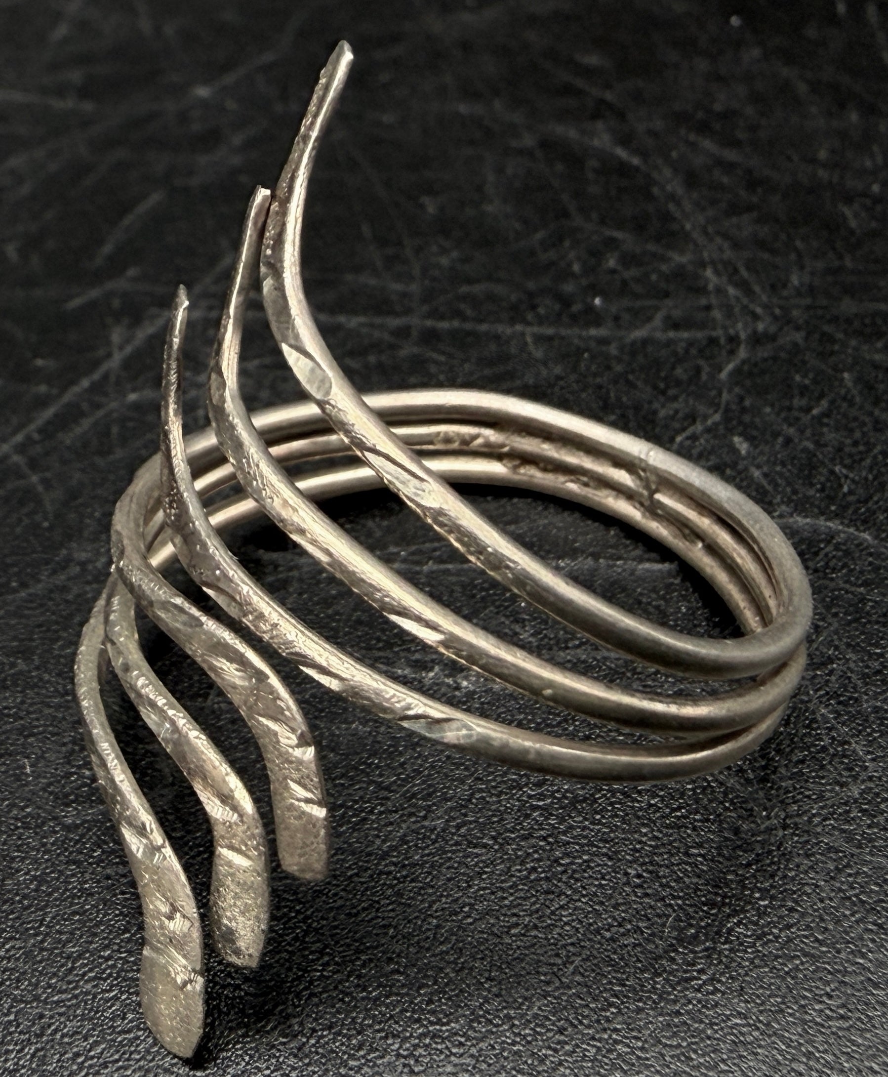 Vintage Handmade Sterling Silver Hammered Bypass Ring - Size 9+
