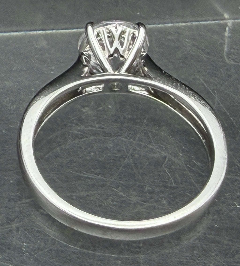 Vintage Cubic Zirconia Sterling Silver Solitaire Ring - Size 8