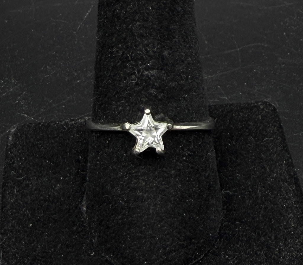 Vintage Star Cut CZ Sterling Silver Ring - Size 9.25