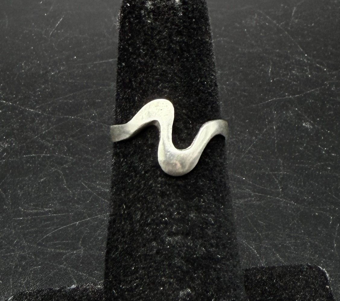 Vintage Sterling Silver Adjustable Size Ring - Size 3.75+