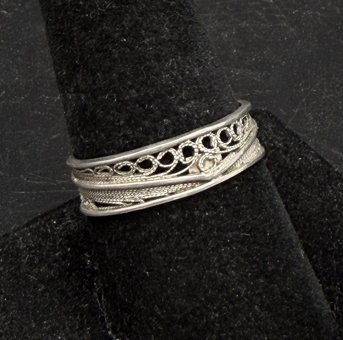 Vintage Handmade Sterling Silver Filigree Band - Size 9