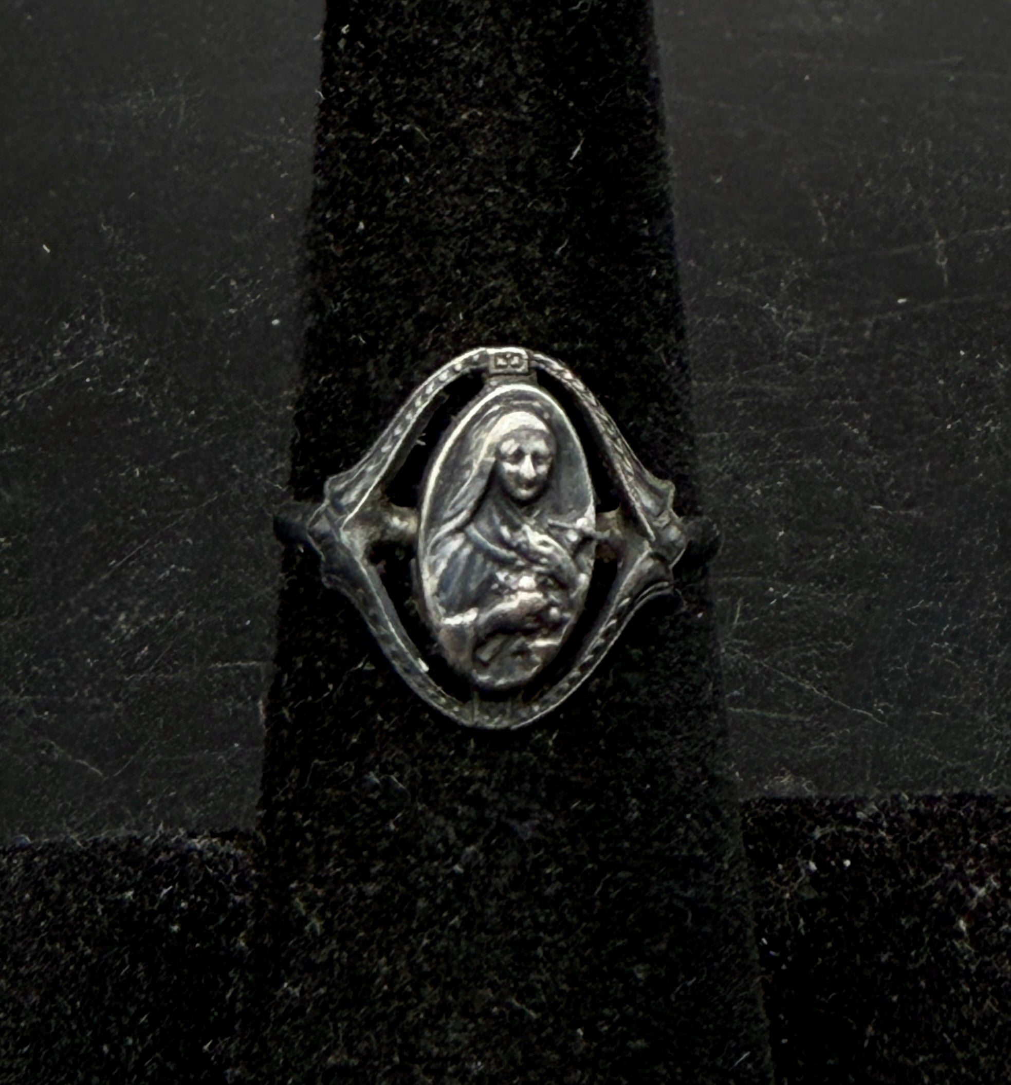 Vintage Sterling Silver Virgin Mary Ring - Size 6