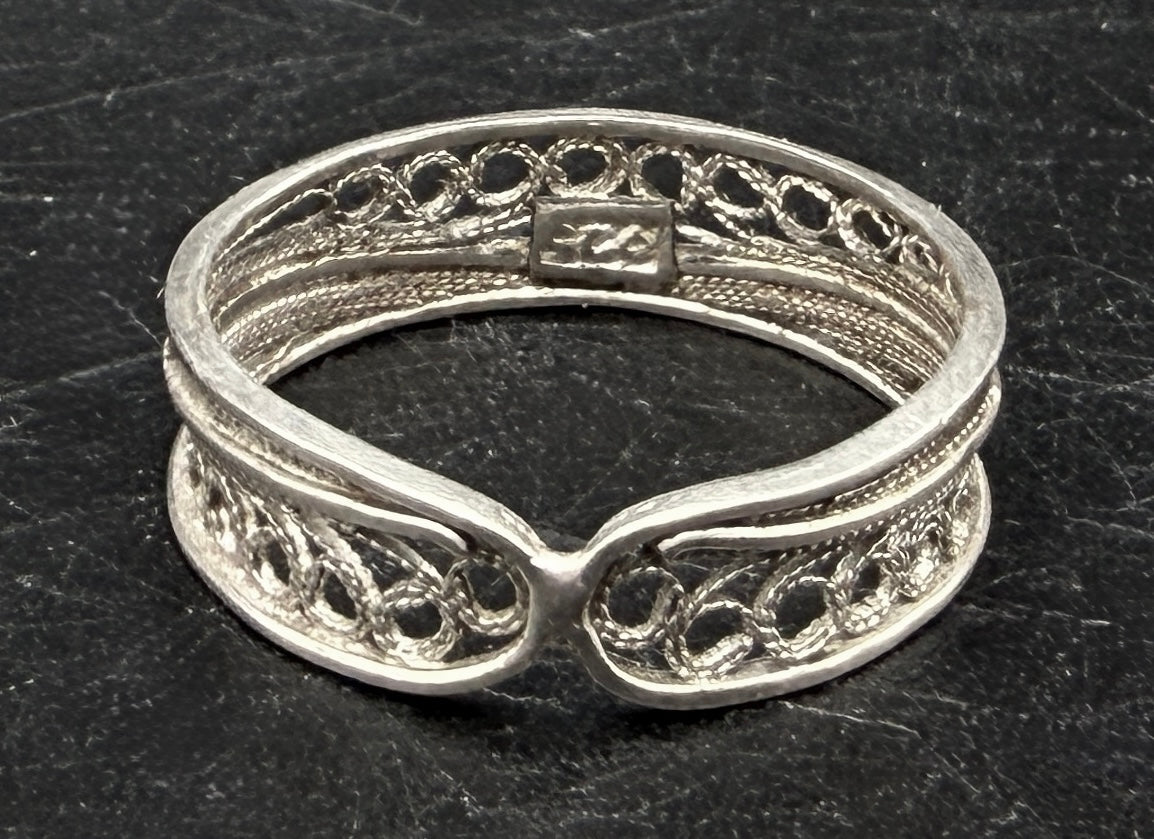 Vintage Handmade Sterling Silver Filigree Band - Size 9