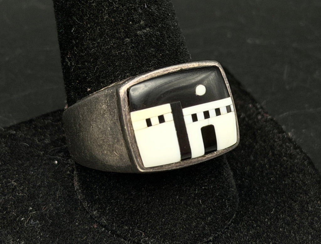 Vintage Handcrafted Sterling Silver Inlaid Pueblo "Storyteller" Ring - Size 10.75