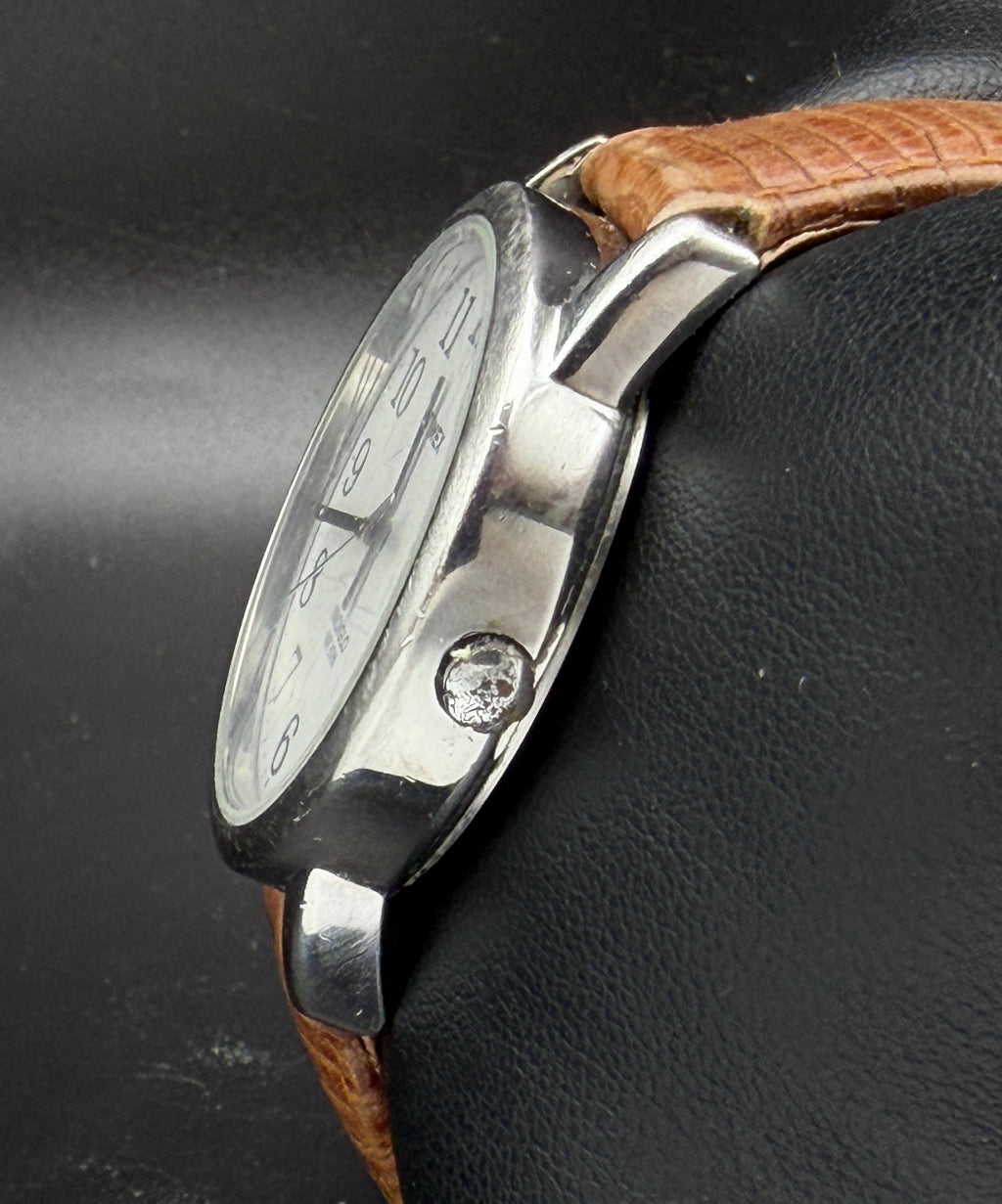Timex - Vintage Functioning Leather Band Indiglo Wristwatch