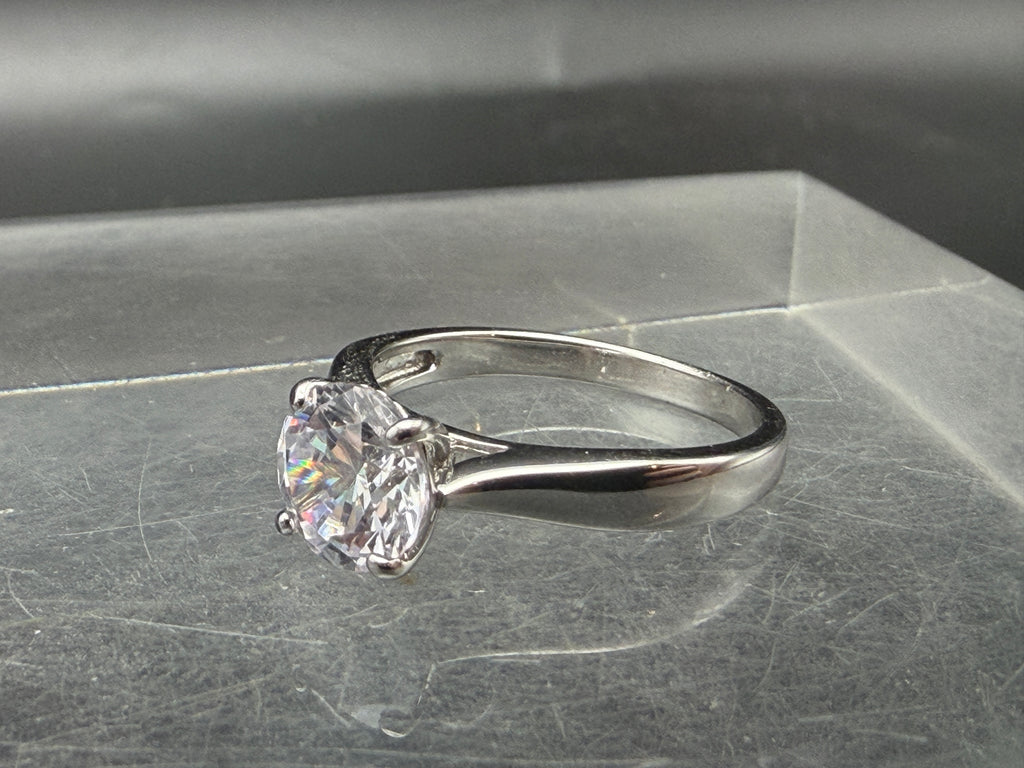 Vintage Cubic Zirconia Sterling Silver Solitaire Ring - Size 8