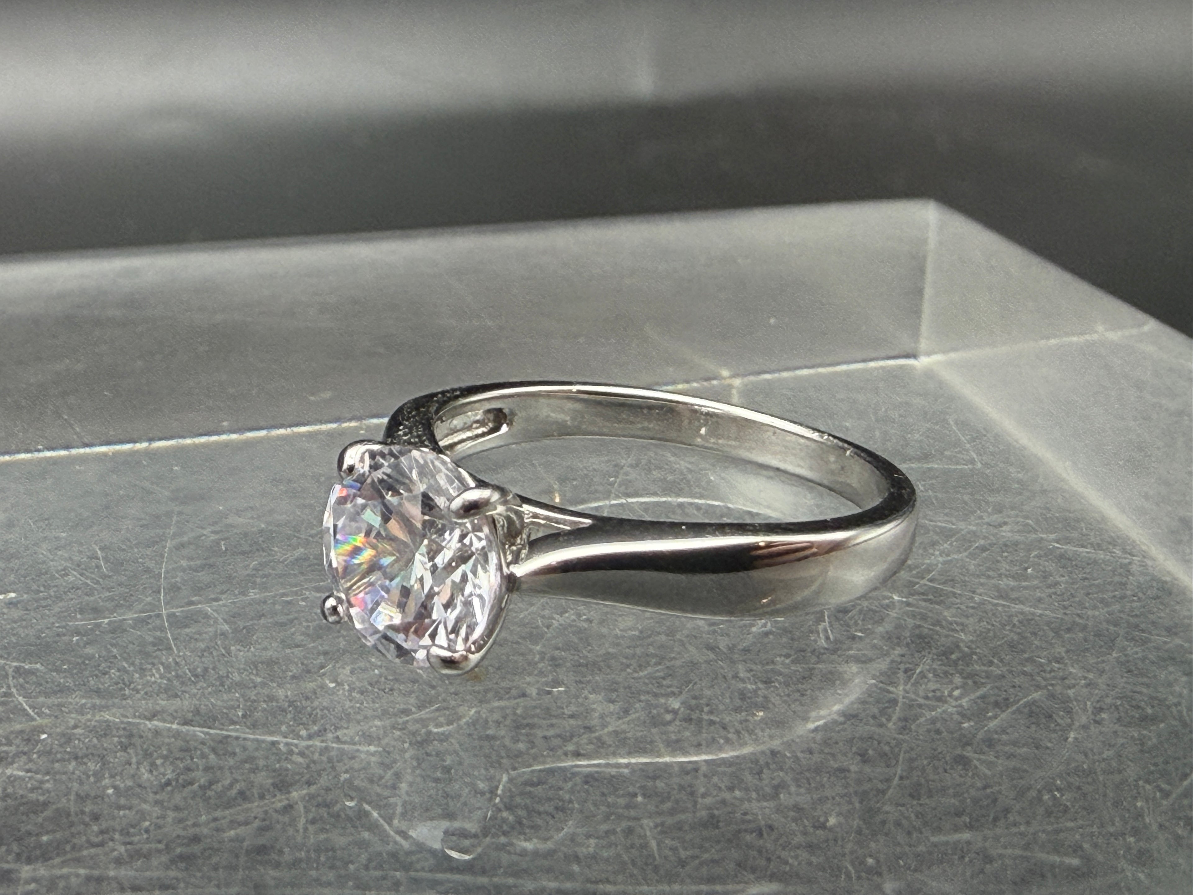 Vintage Cubic Zirconia Sterling Silver Solitaire Ring - Size 8