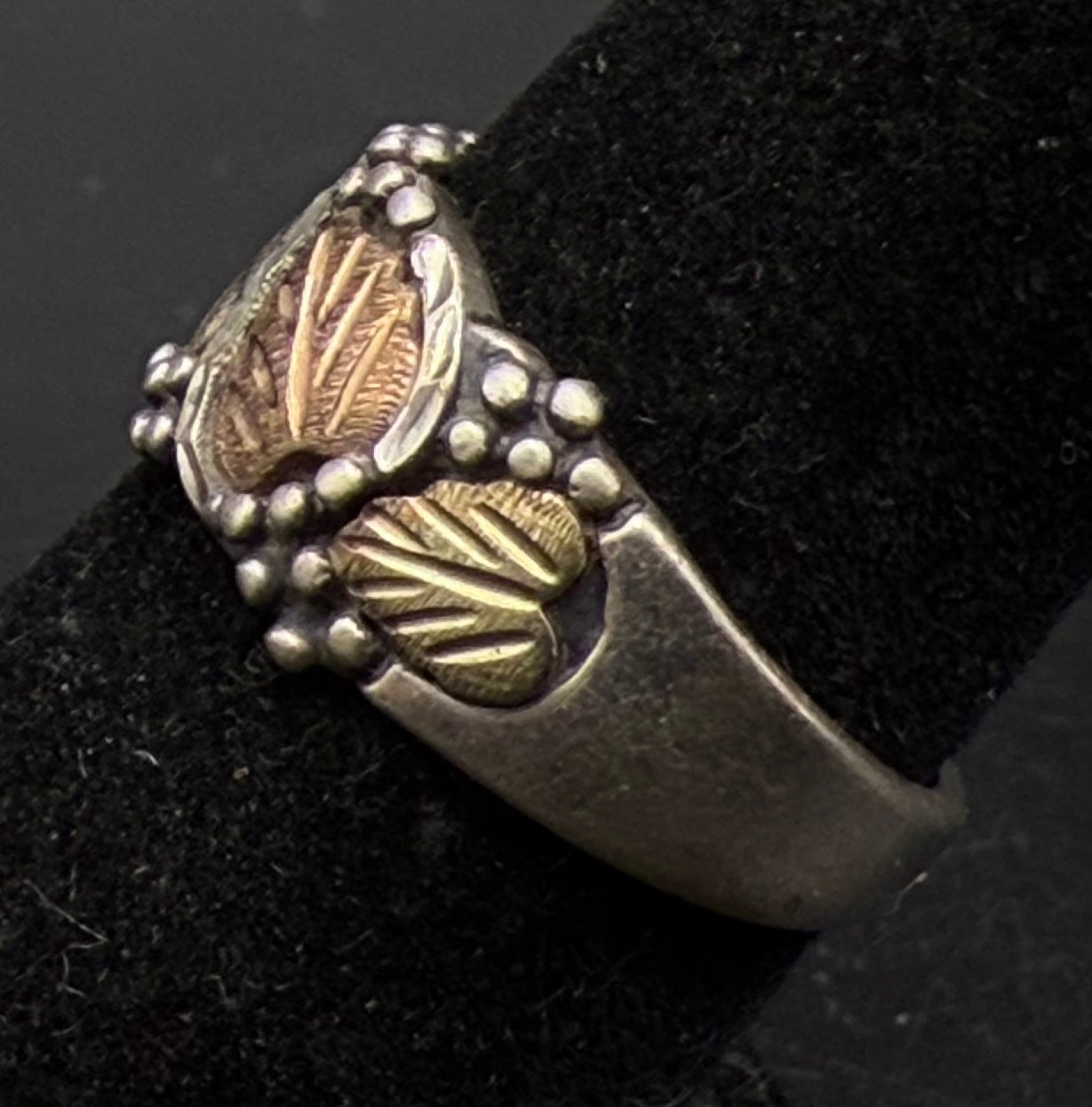 Wheeler Mfg - Vintage Black Hills Gold Style Sterling Silver Band - Size 7