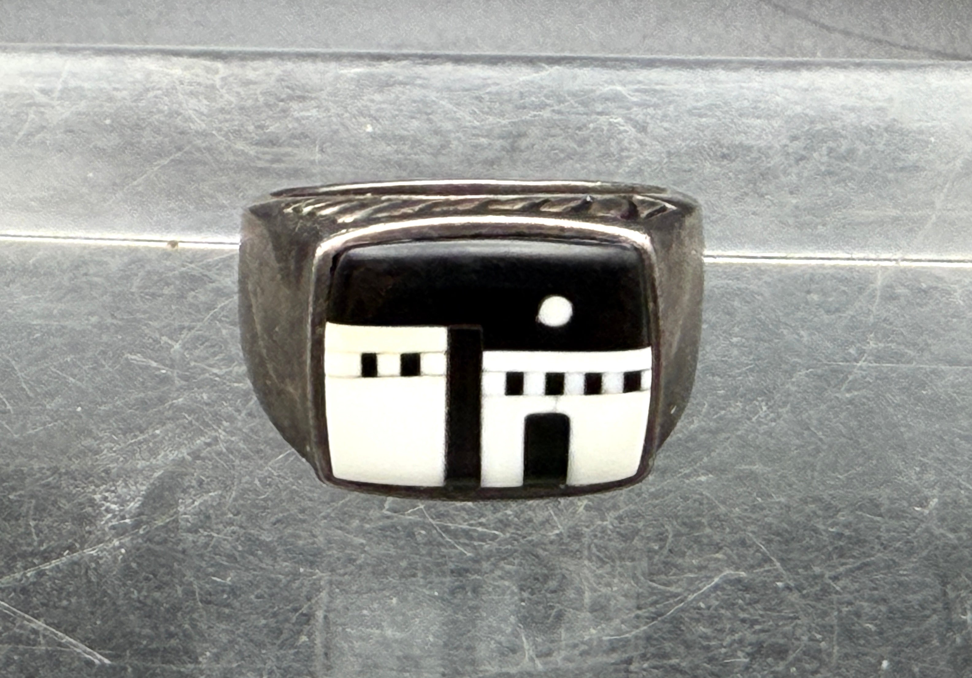 Vintage Handcrafted Sterling Silver Inlaid Pueblo "Storyteller" Ring - Size 10.75