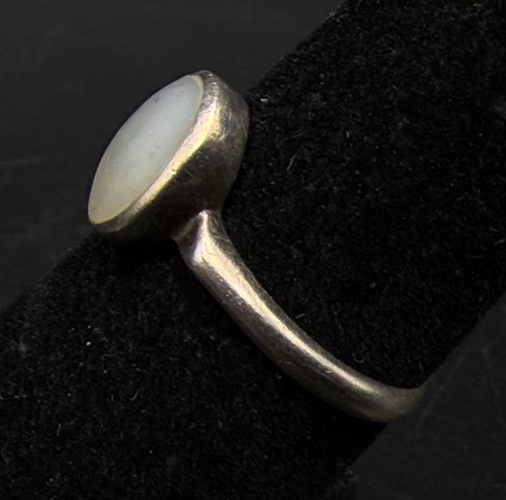 Vintage Sterling Silver Mother of Pearl Ring - Size 6