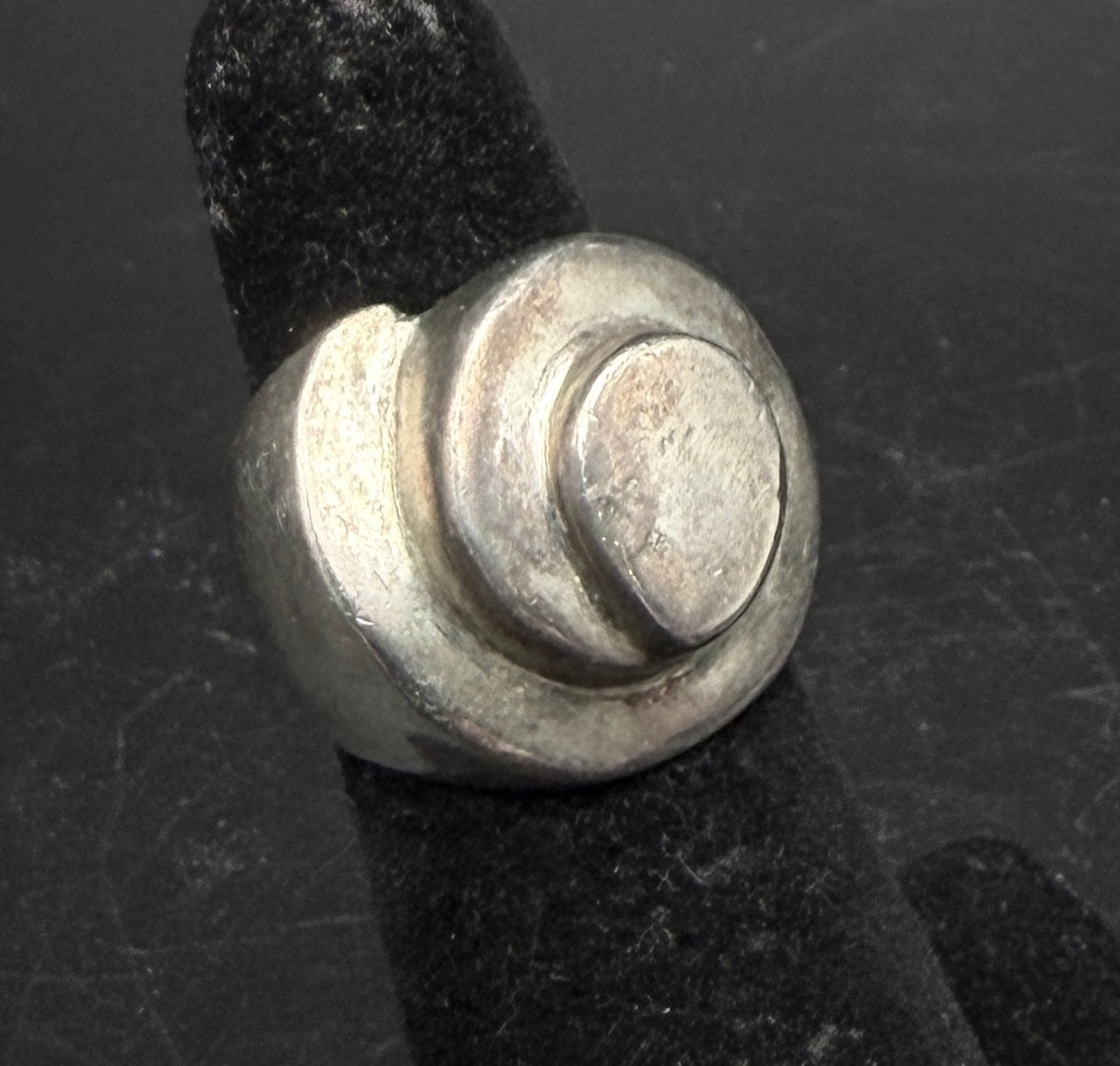 Vintage Mexican Artisan Heavy Sterling Silver Ring - Size 4.25