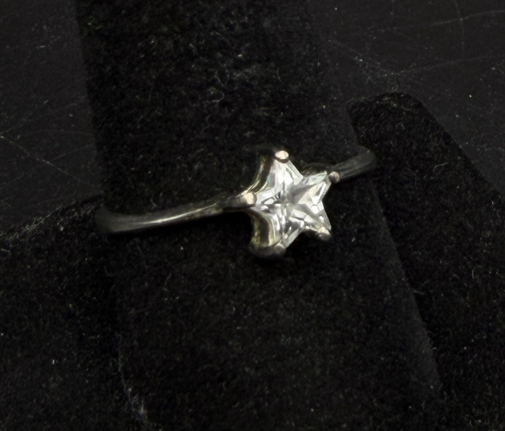 Vintage Star Cut CZ Sterling Silver Ring - Size 9.25