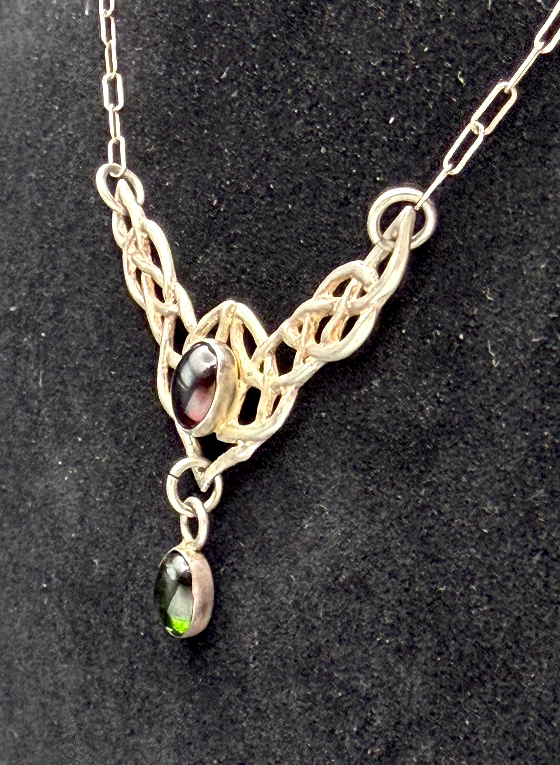 Vintage Garnet and Peridot Celtic Knot Pendant Sterling Silver Chain Necklace - 15.5"