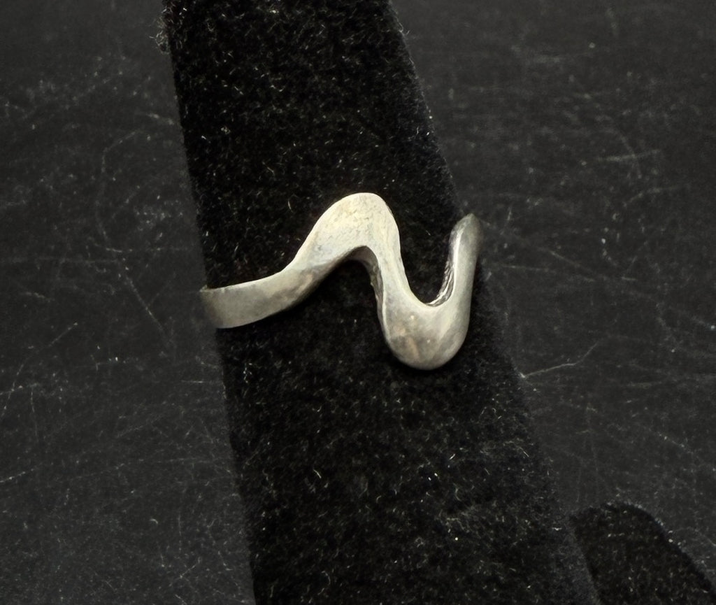 Vintage Sterling Silver Adjustable Size Ring - Size 3.75+