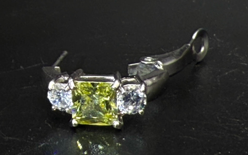 UNMATCHED Vintage Sterling Silver Green CZ Earring