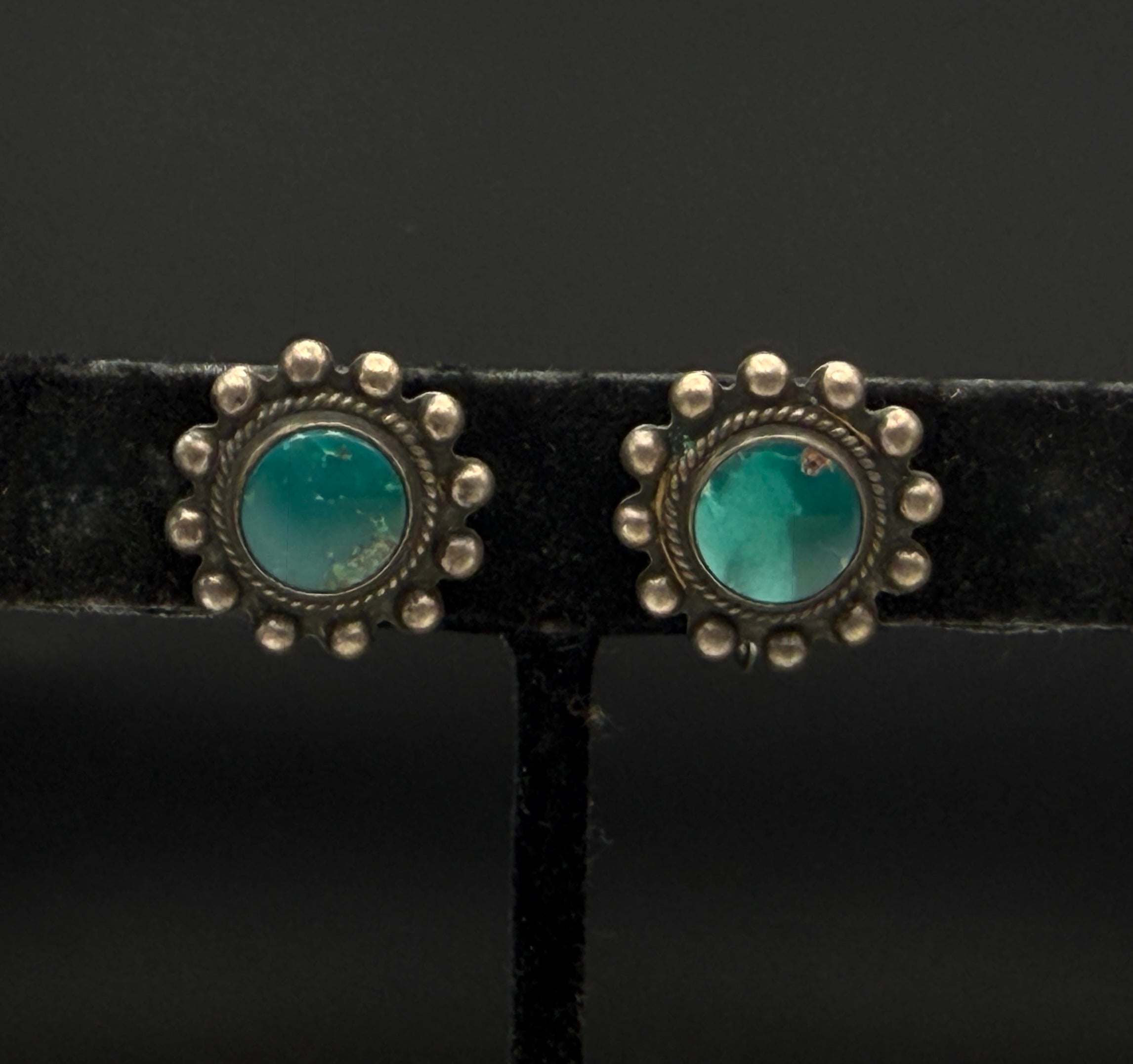 Vintage Handcrafted Green Turquoise Silver Screwback Earrings