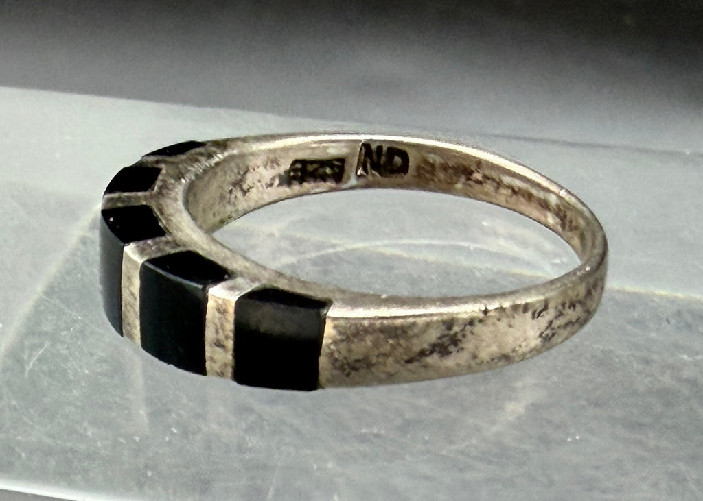 Vintage Handmade Inlaid Black Onyx Sterling Silver Band - Size 7.25